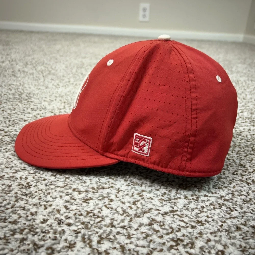 The Unbranded Brand atoms hat